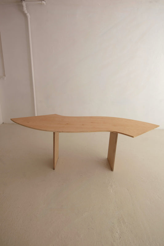 Serpentima Table